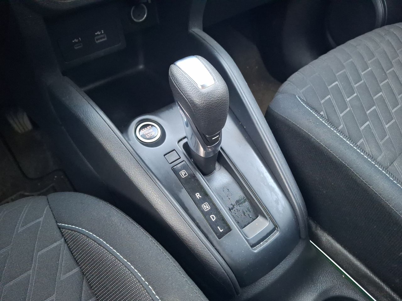 NISSAN - 28