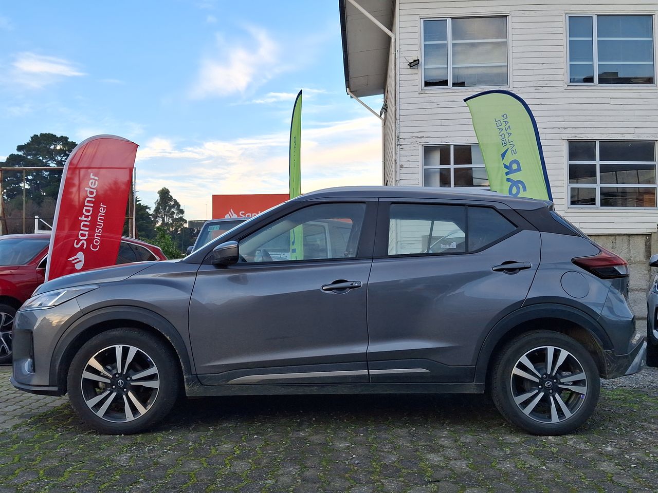 NISSAN - 4