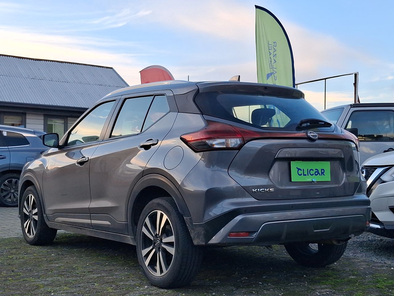 NISSAN - 5