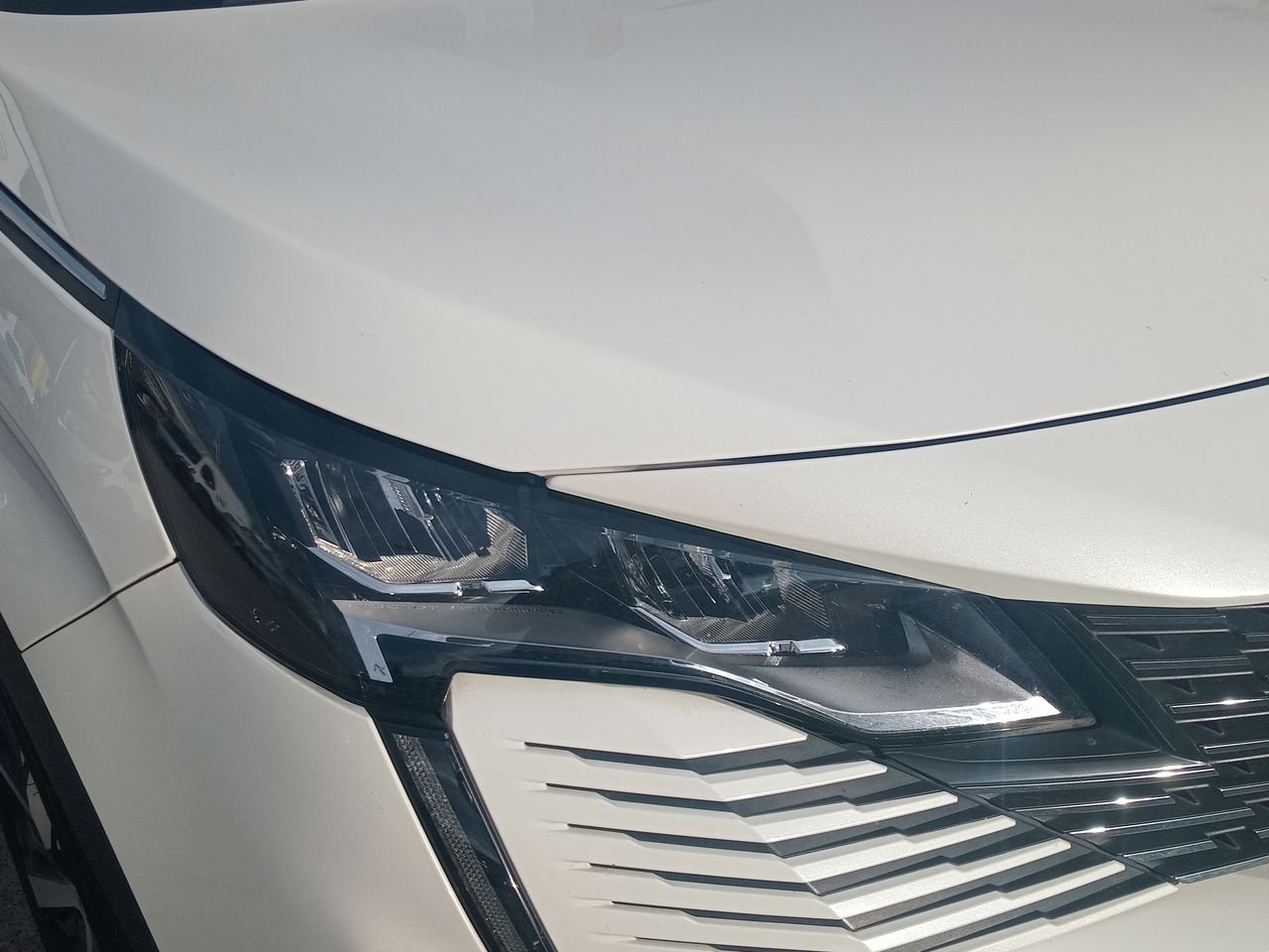 PEUGEOT - 8