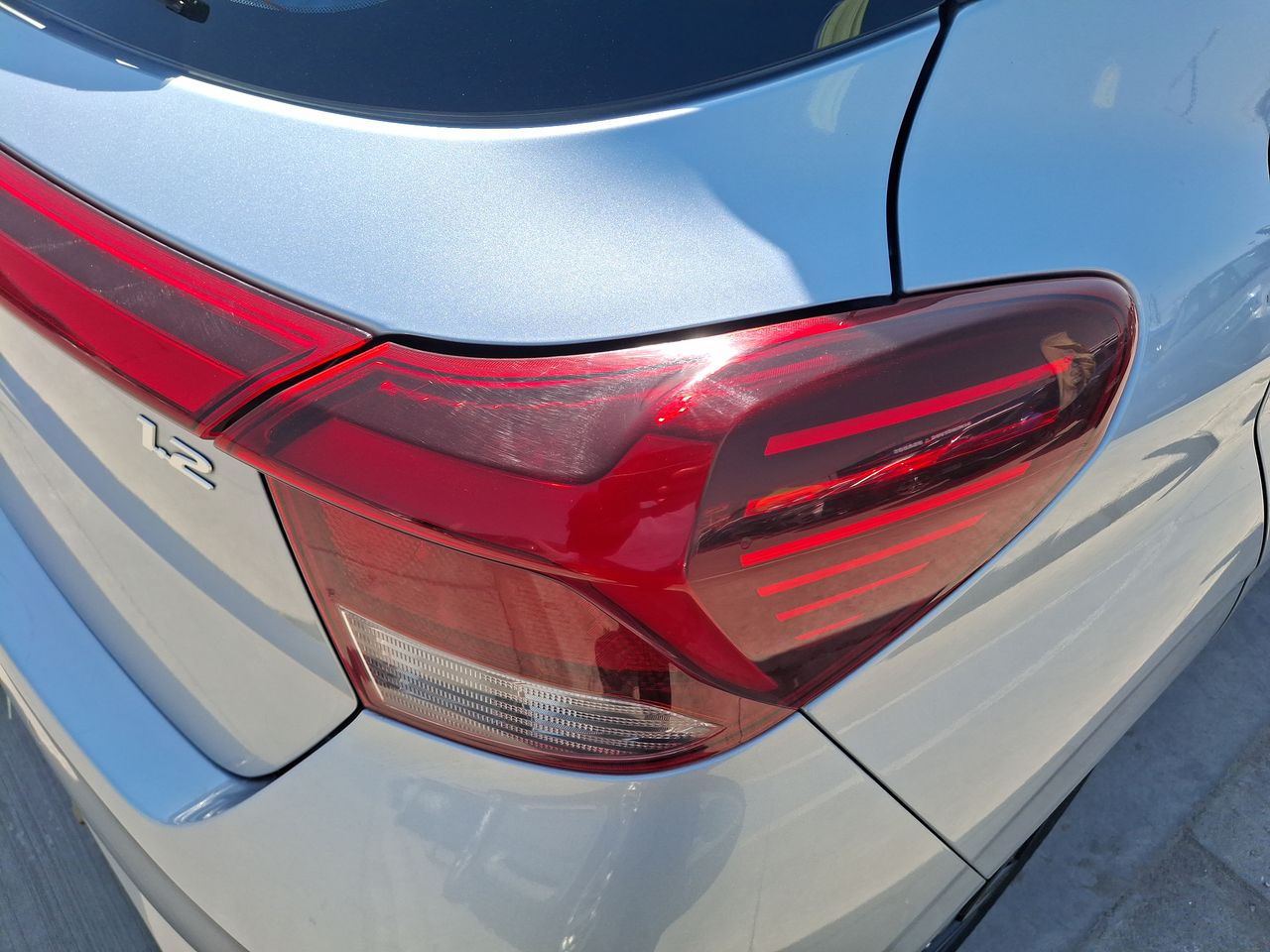 HYUNDAI - 19