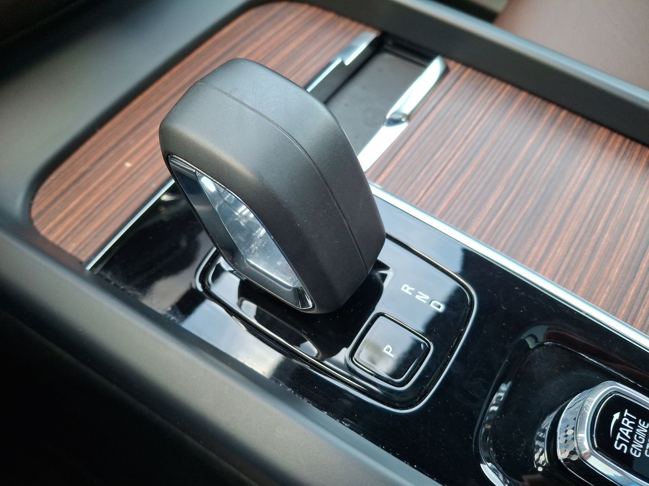VOLVO - 32