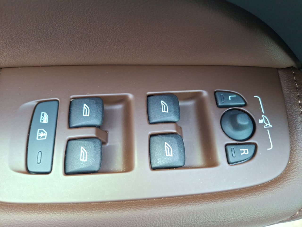 VOLVO - 23