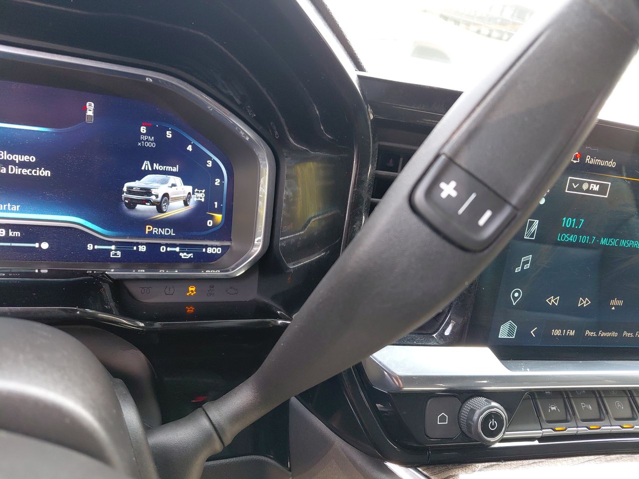 Chevrolet Silverado — foto 30 de 35