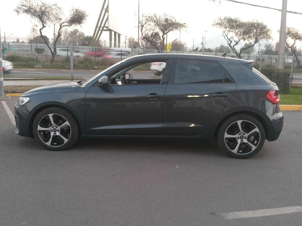 AUDI - 4