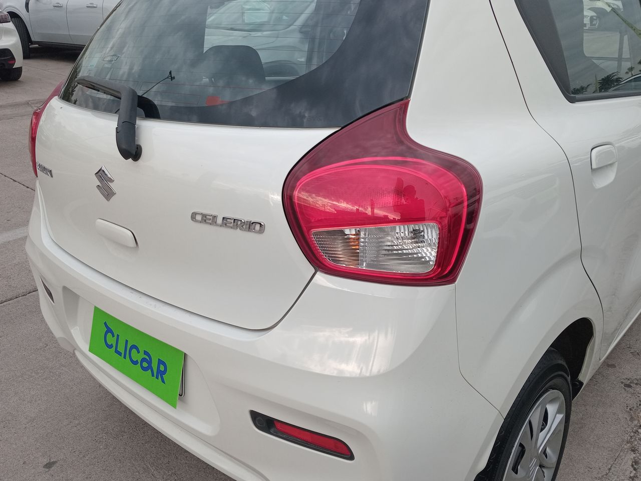 SUZUKI - 10