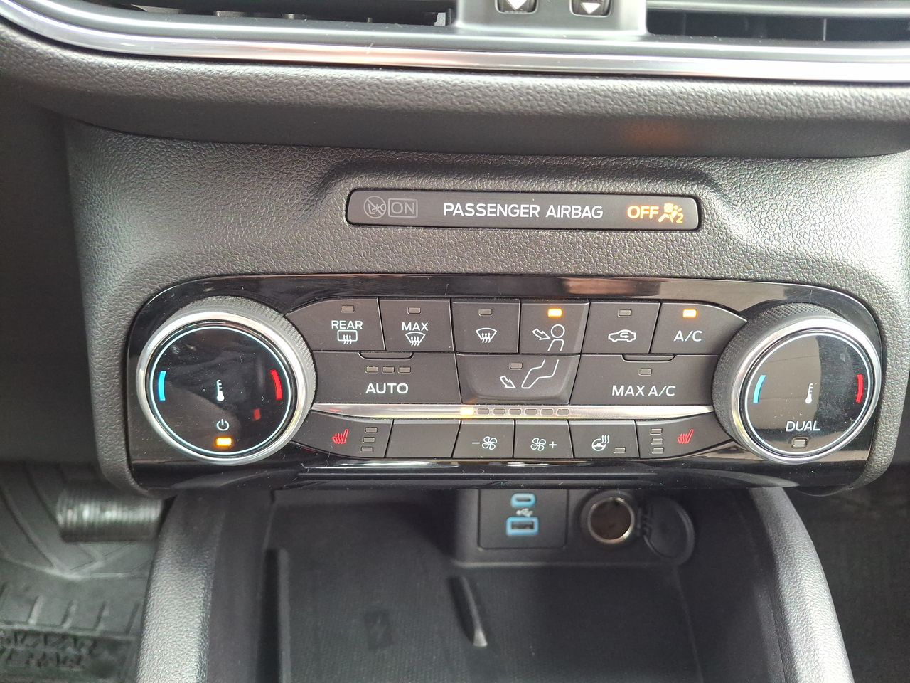 Ford Escape — foto 18 de 20