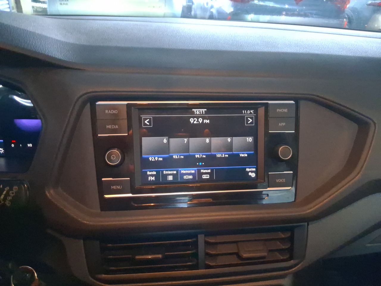 Volkswagen T-Cross — foto 22 de 29