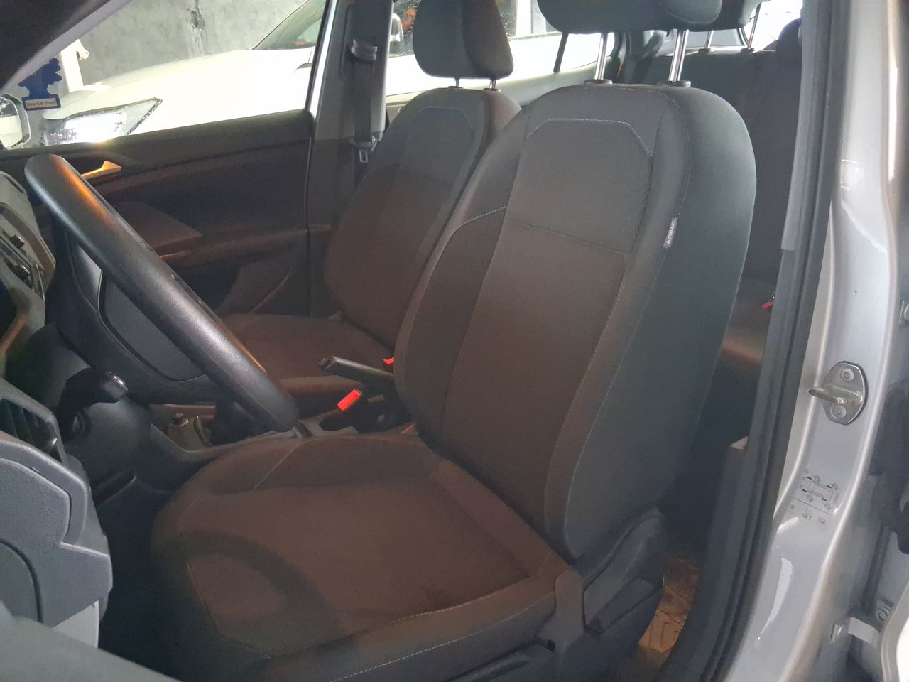 Volkswagen T-Cross — foto 18 de 29