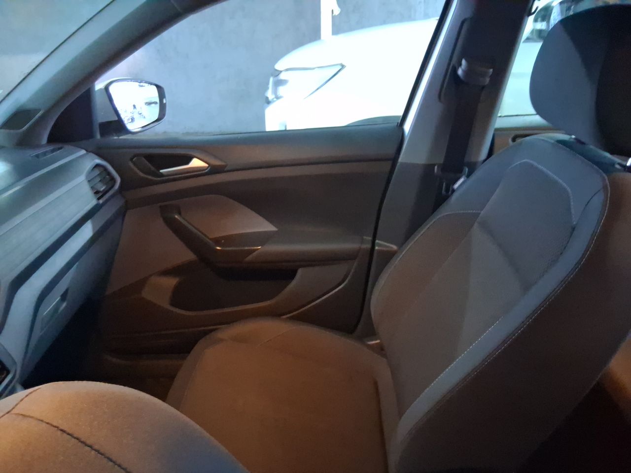 Volkswagen T-Cross — foto 9 de 29