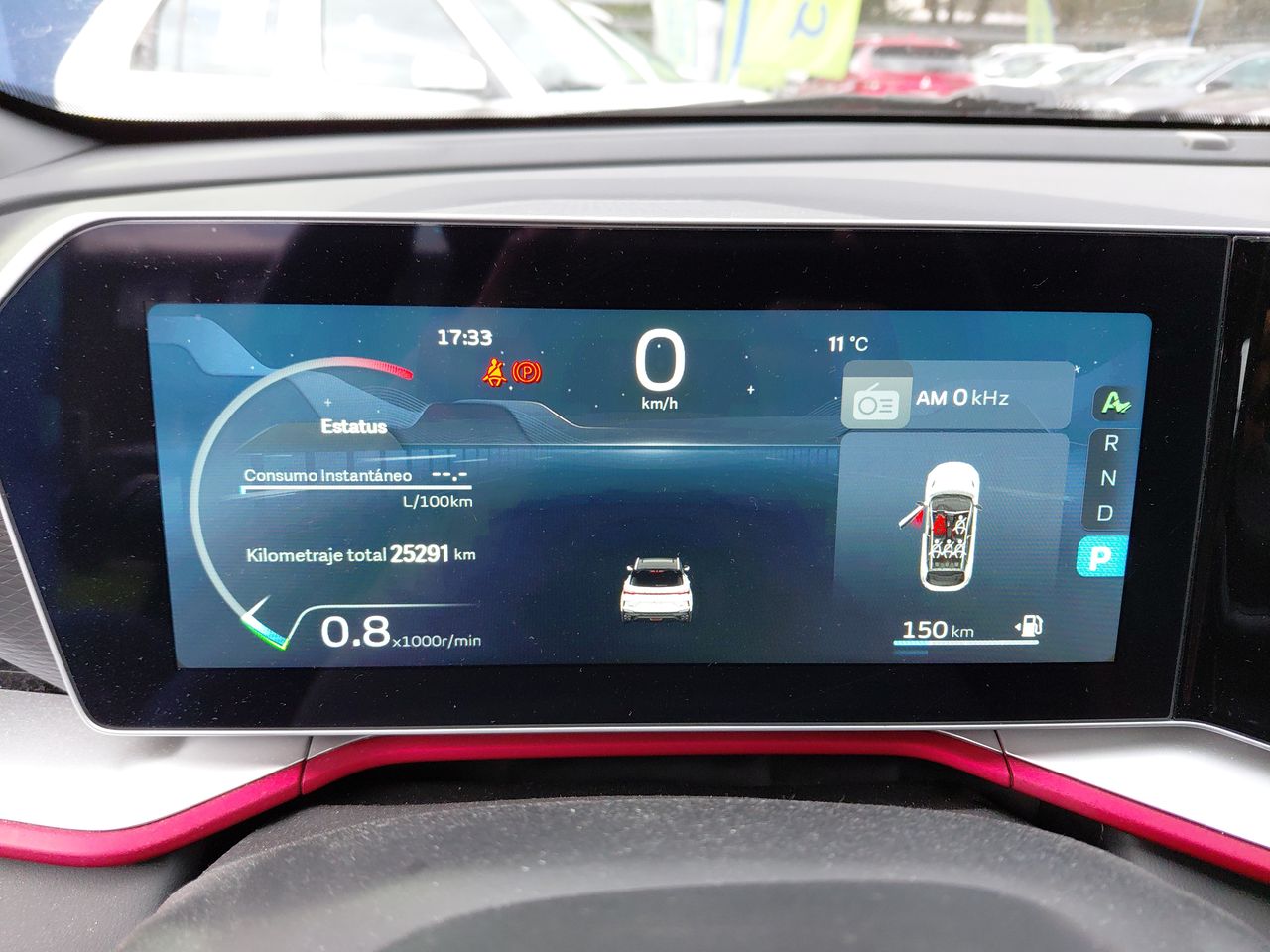Geely Coolray — foto 17 de 26