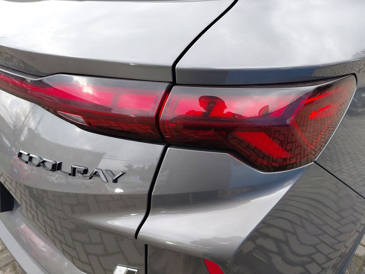 Geely Coolray — foto 10 de 26