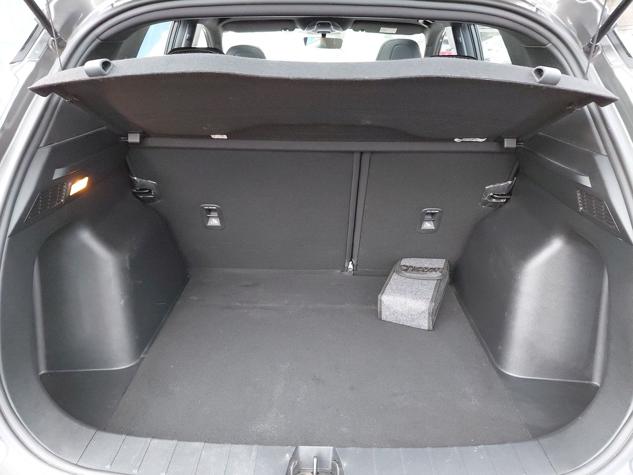 Geely Coolray — foto 11 de 26