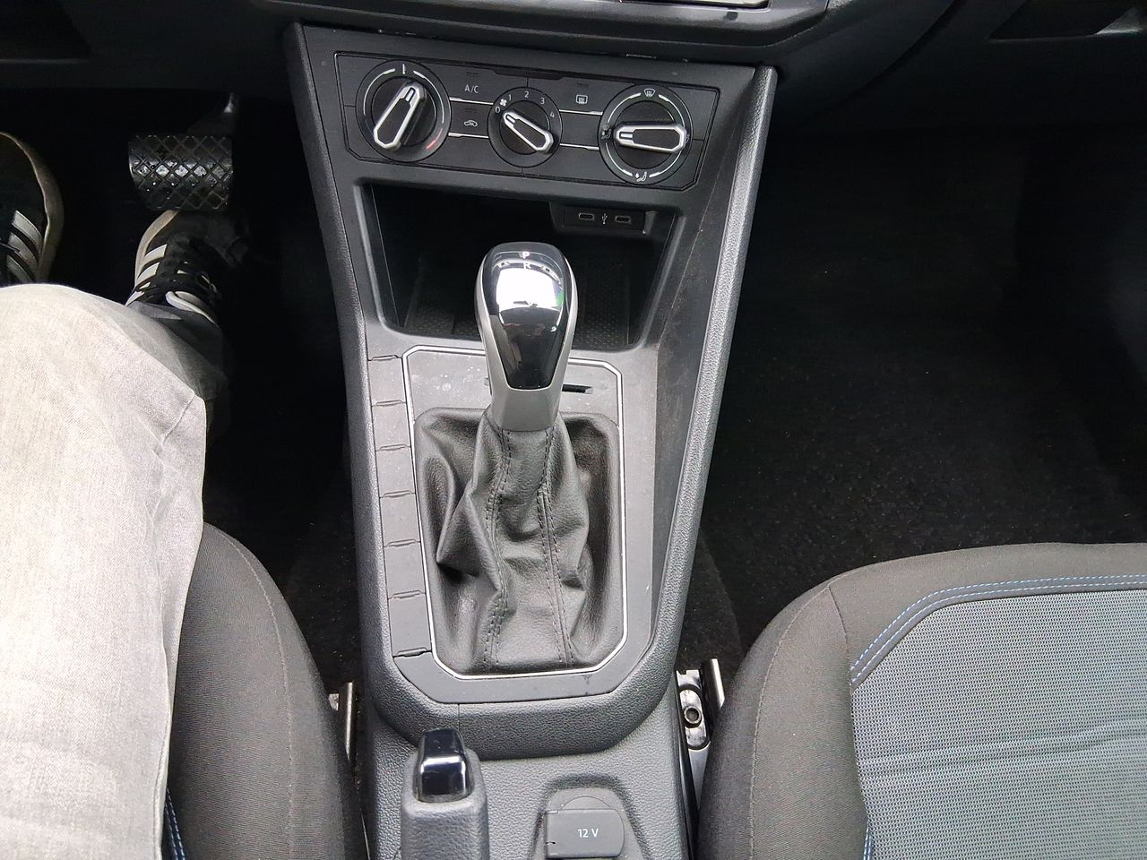 Volkswagen Nivus — foto 24 de 27