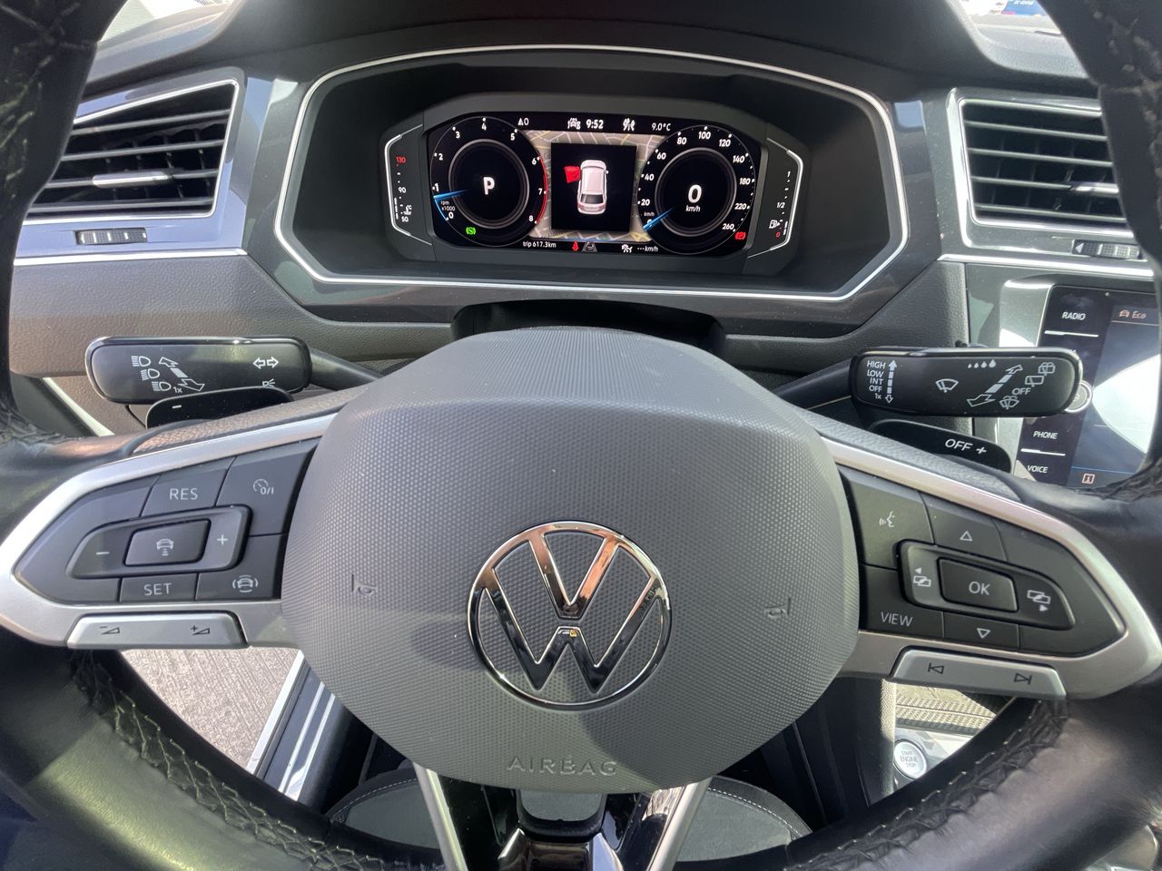 VOLKSWAGEN - 24