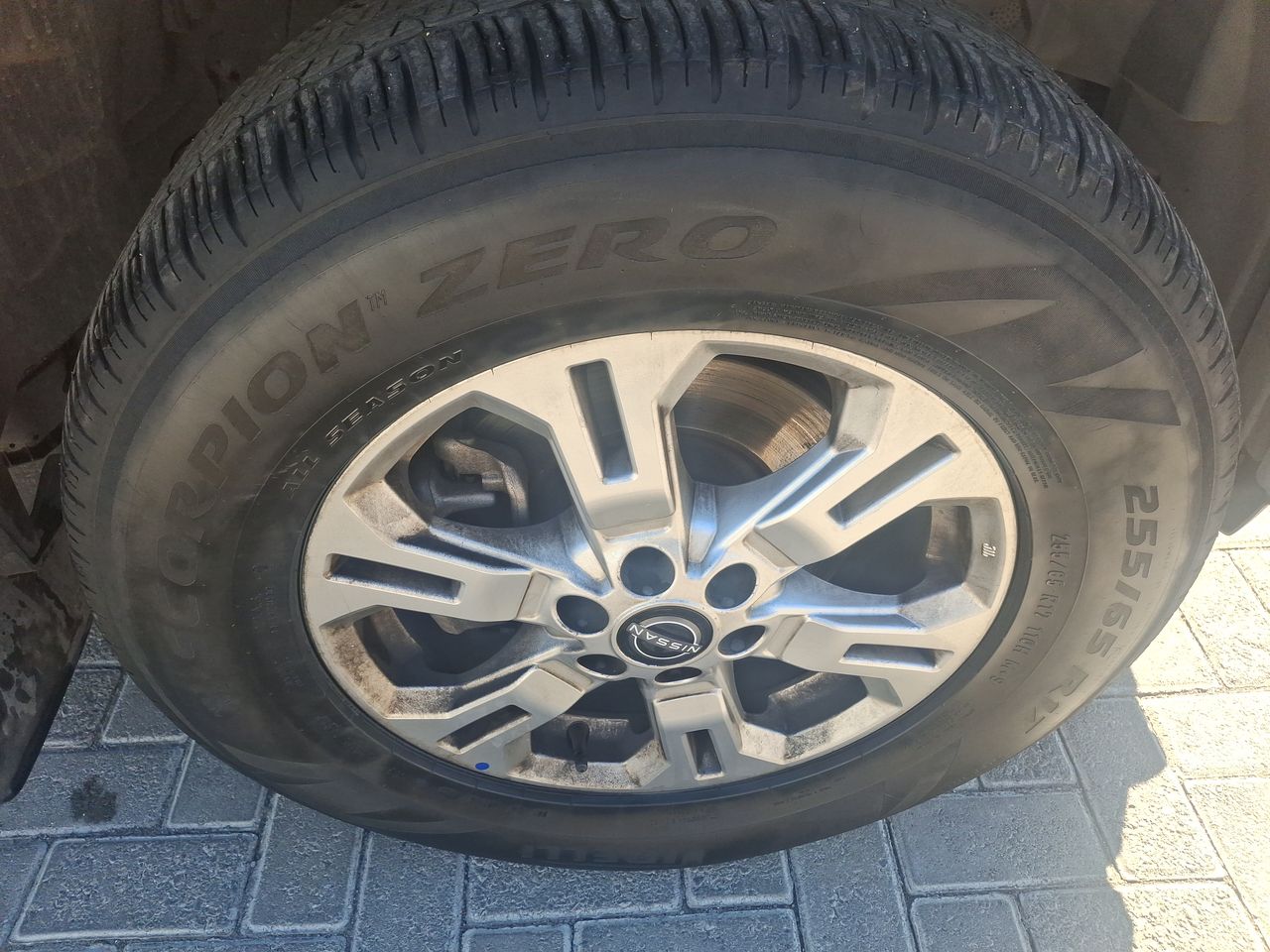 NISSAN - 17
