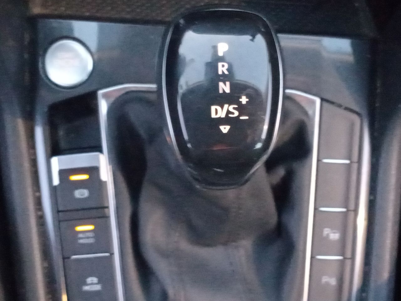 VOLKSWAGEN - 21