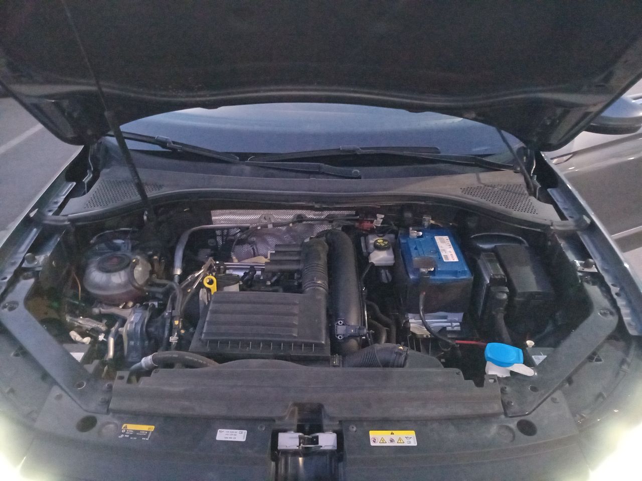 VOLKSWAGEN - 8