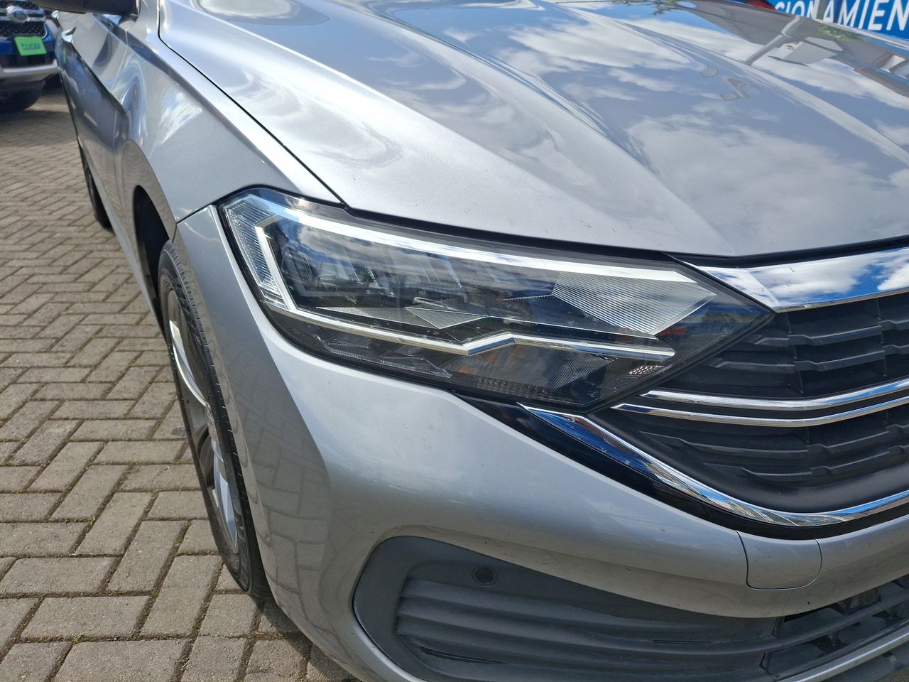 VOLKSWAGEN - 18