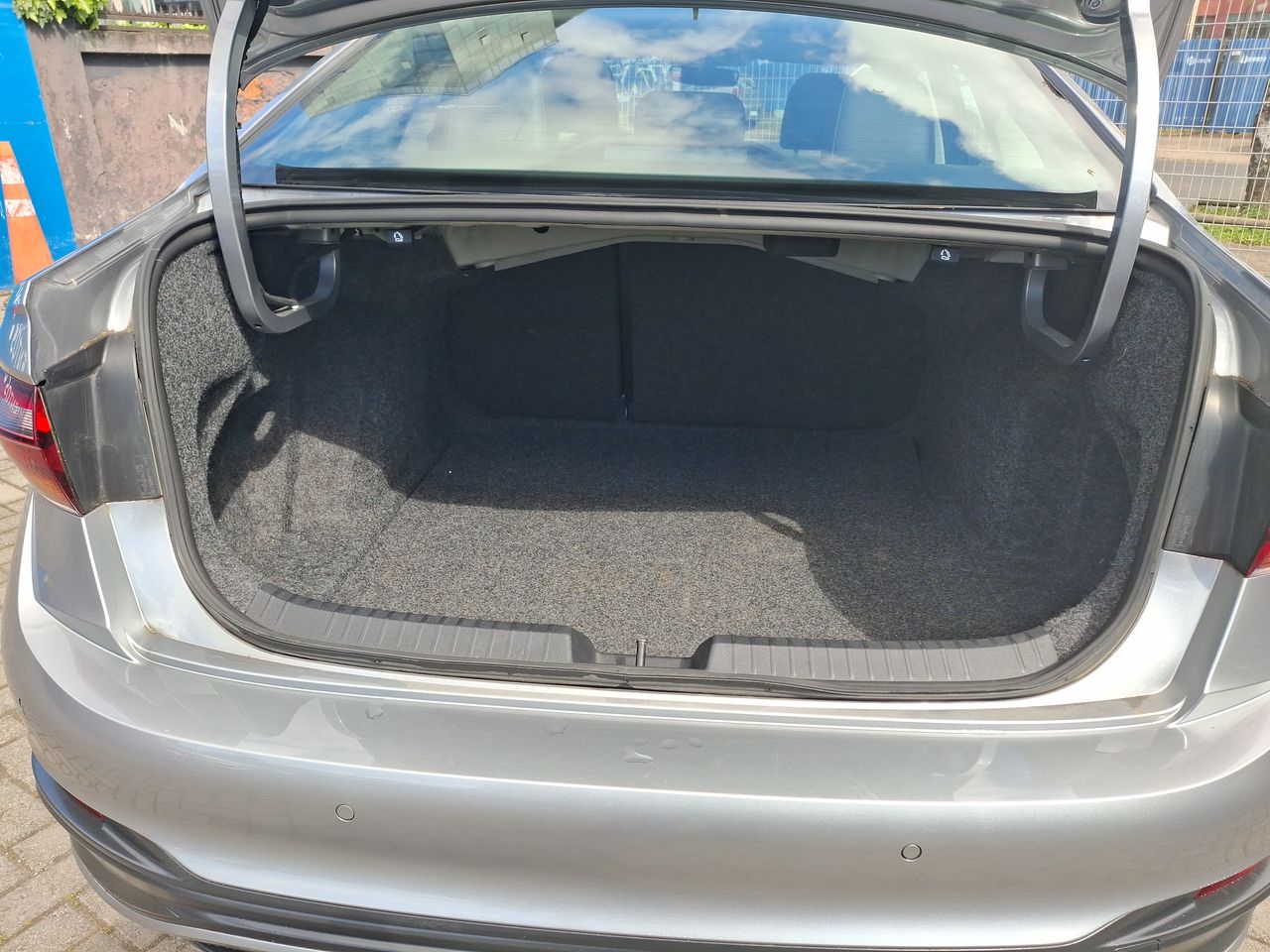 VOLKSWAGEN - 20