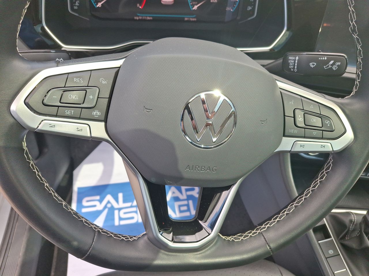 VOLKSWAGEN - 25