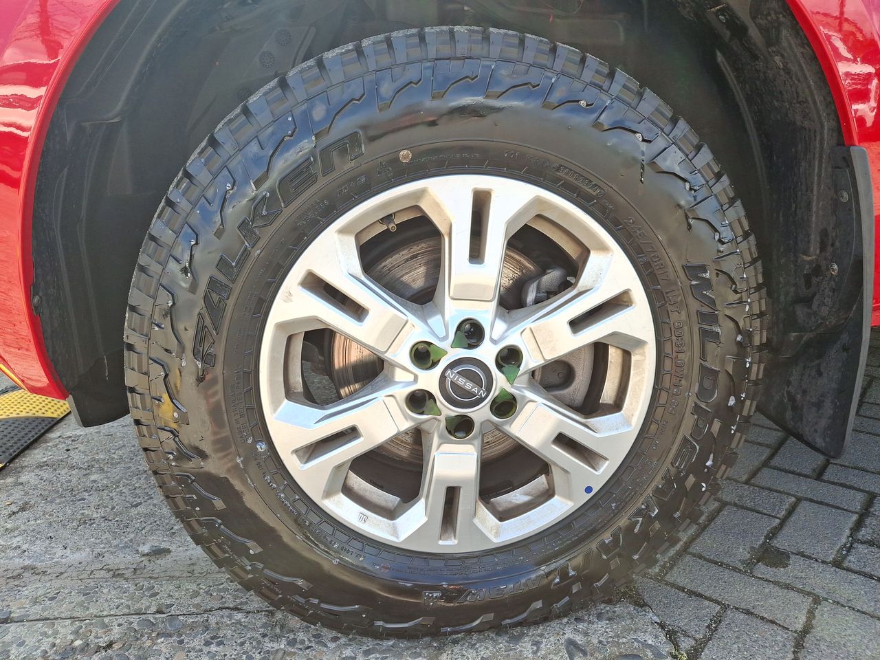 NISSAN - 17