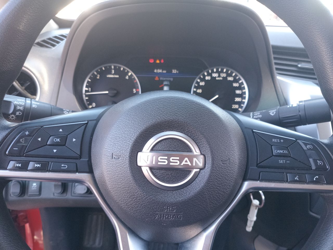 NISSAN - 25
