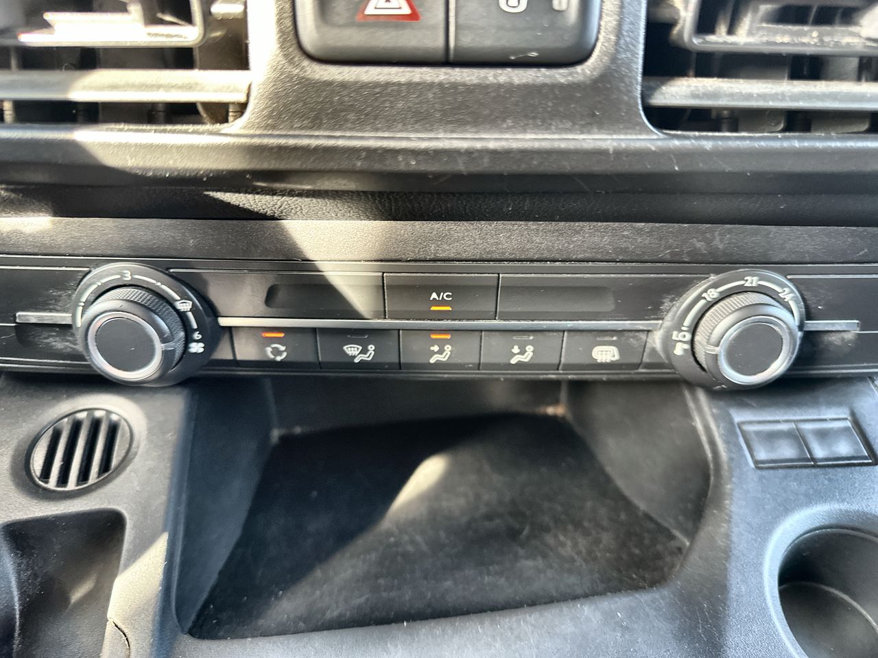 PEUGEOT - 29
