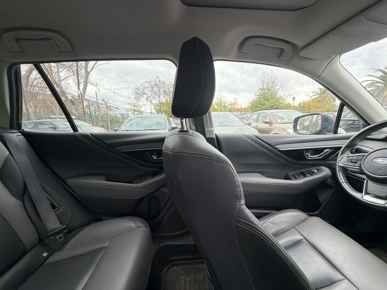 Subaru Outback — foto 8 de 20