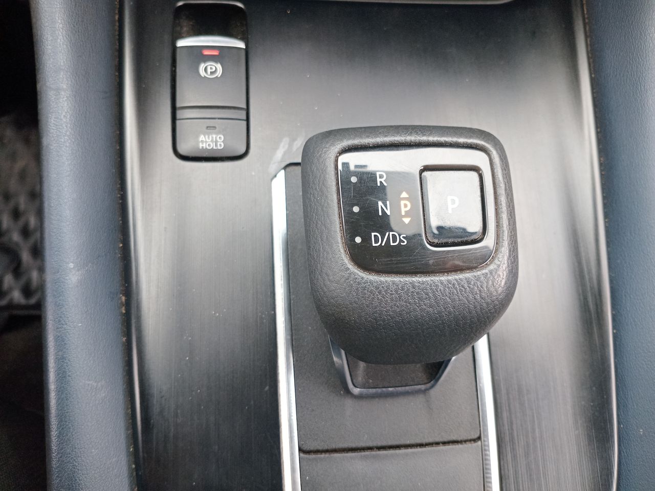 NISSAN - 21
