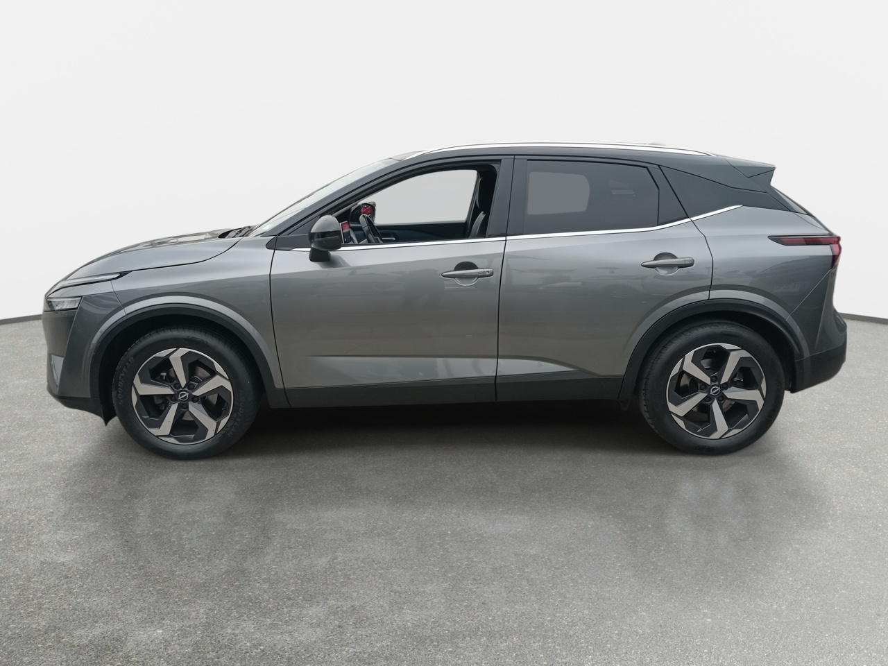 NISSAN - 4