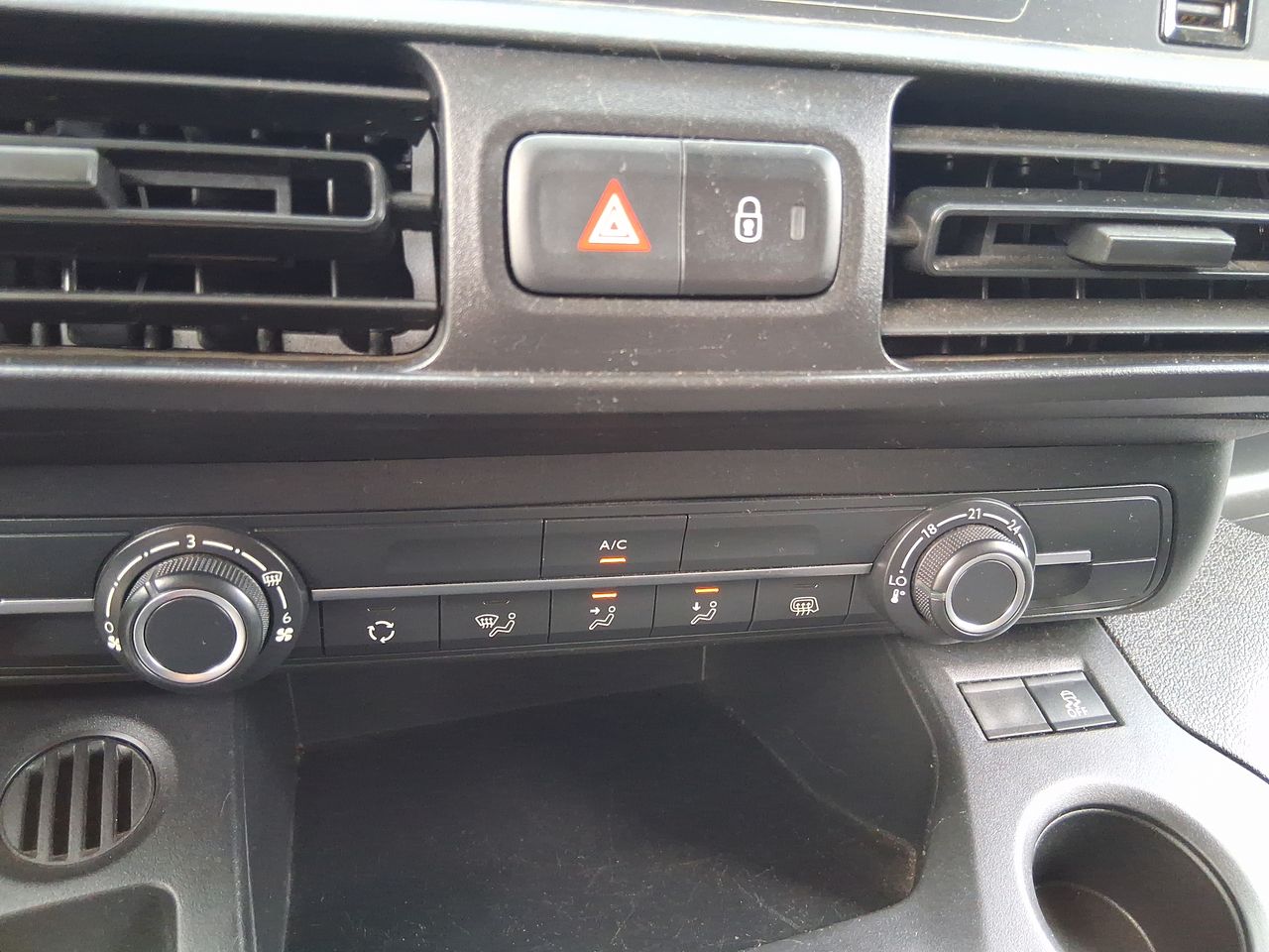 PEUGEOT - 30