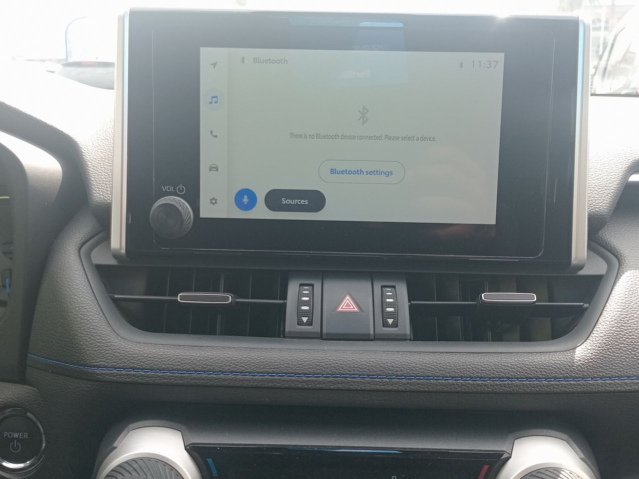 Toyota RAV4 — foto 28 de 36