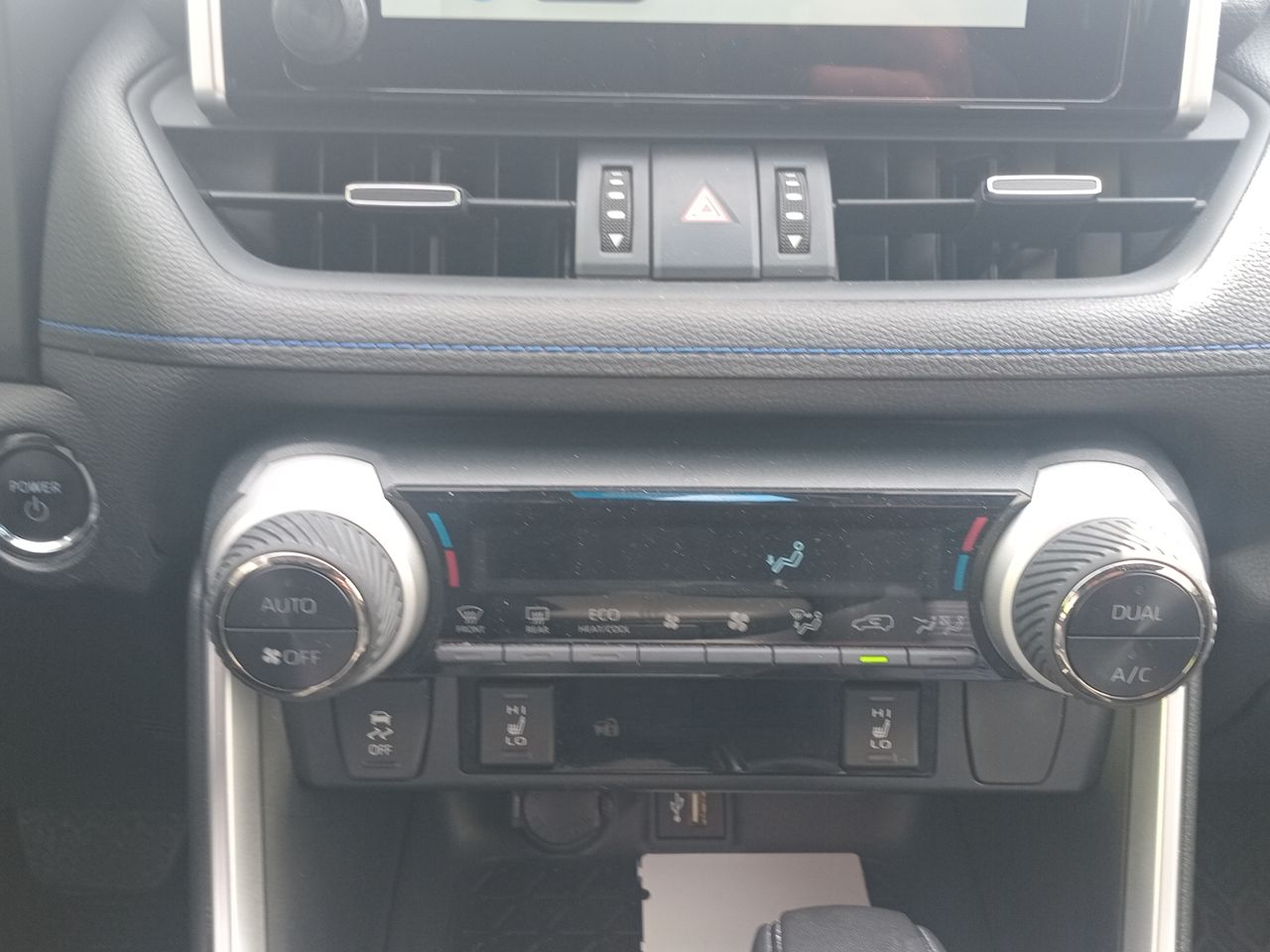 Toyota RAV4 — foto 30 de 36