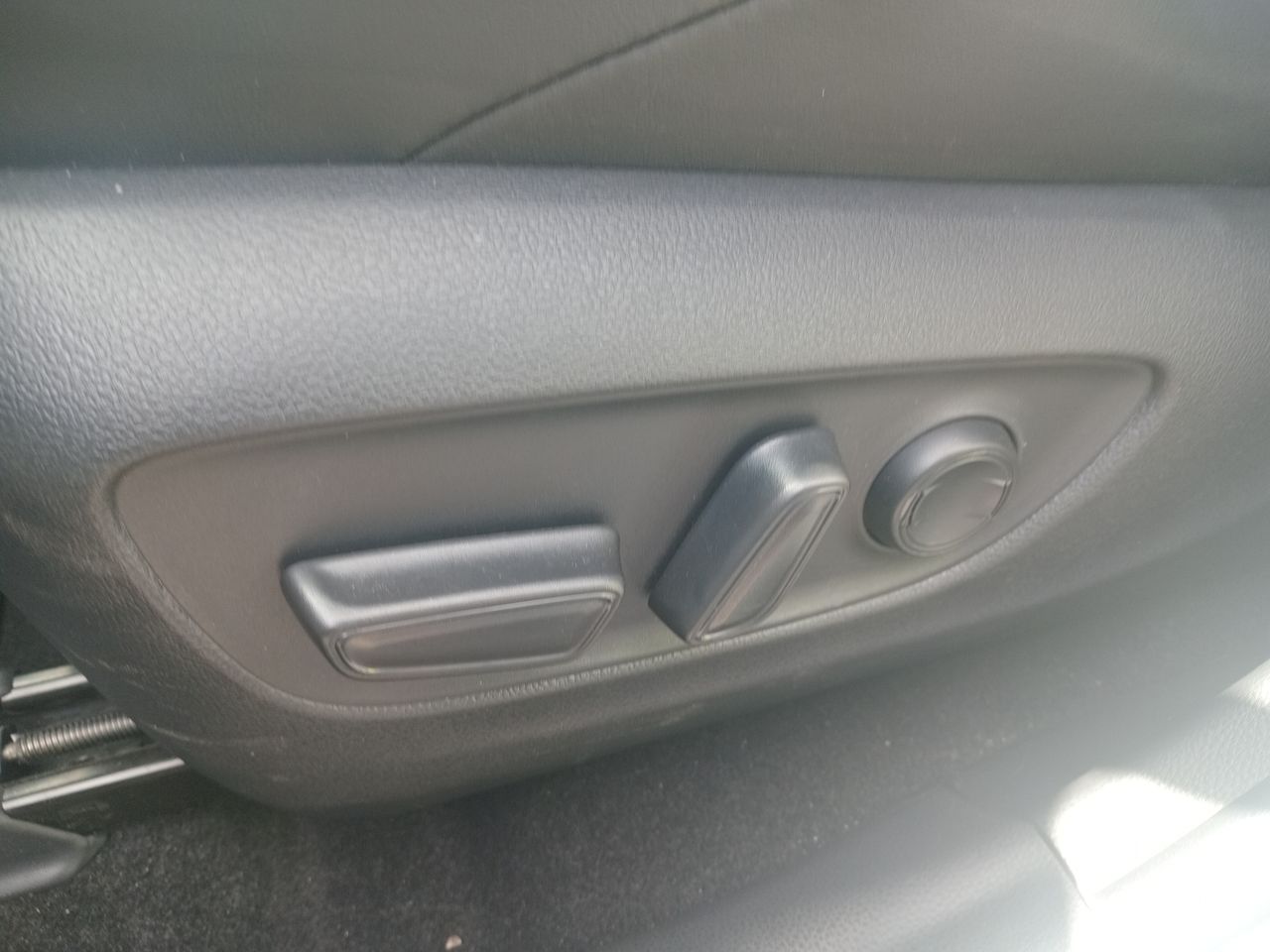 Toyota RAV4 — foto 23 de 36