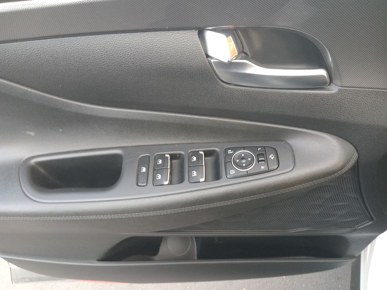 HYUNDAI - 23
