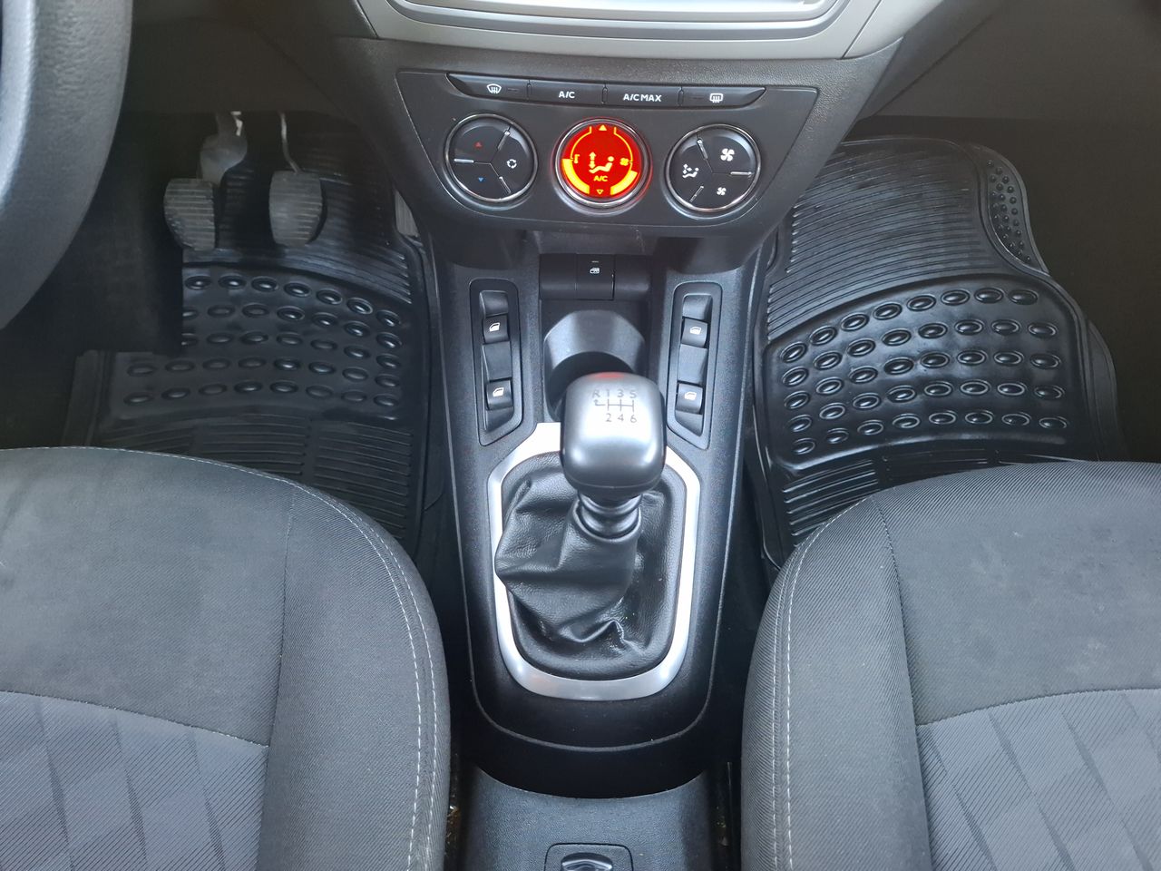 Citroën C-Elysee — foto 22 de 25