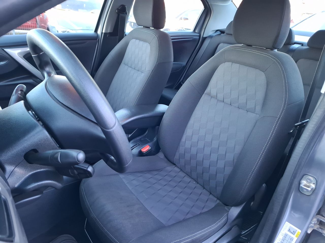 Citroën C-Elysee — foto 18 de 25