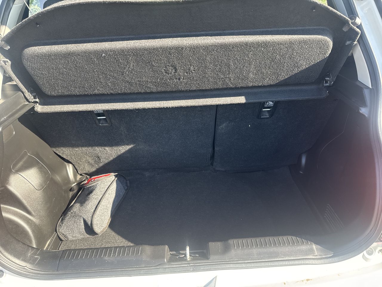 Suzuki Swift — foto 11 de 18
