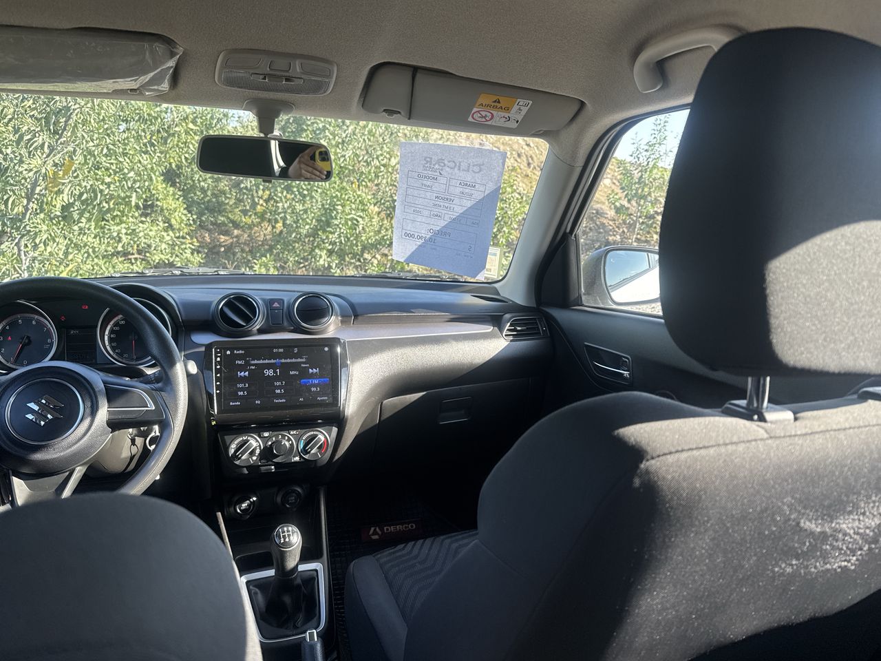 Suzuki Swift — foto 3 de 18