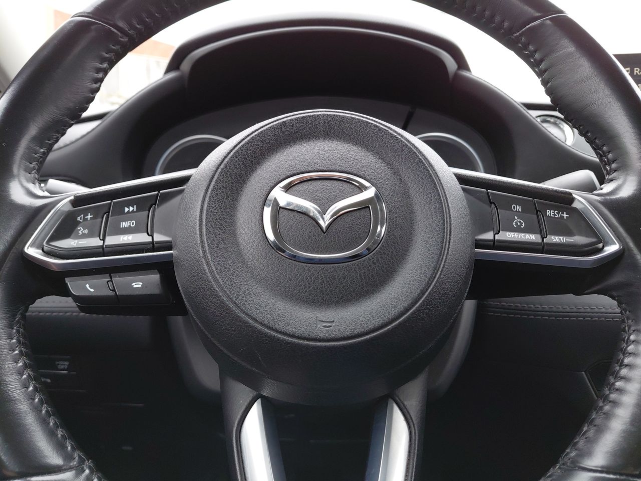 MG Zs — foto 16 de 24