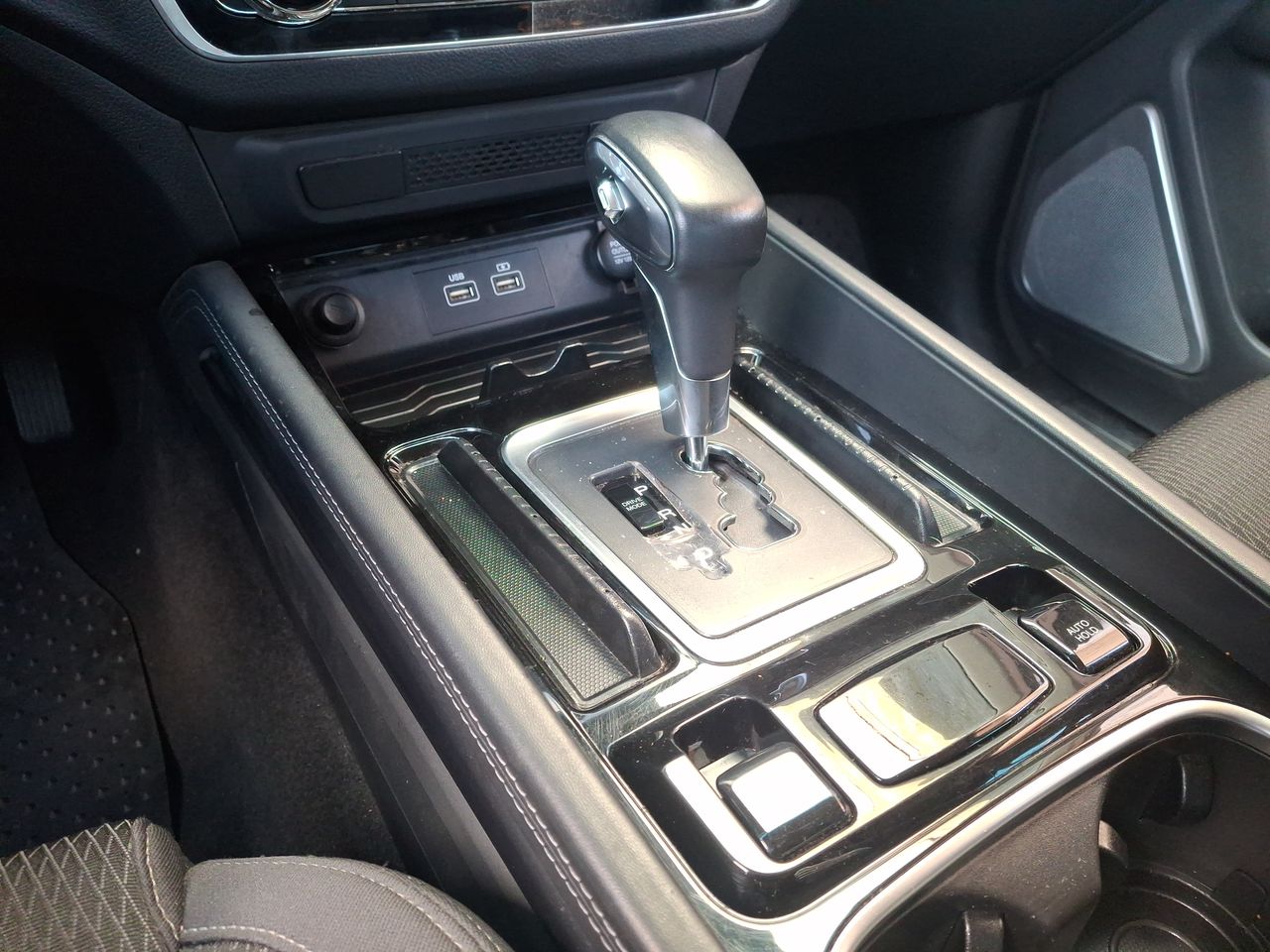 SsangYong Rexton — foto 32 de 36