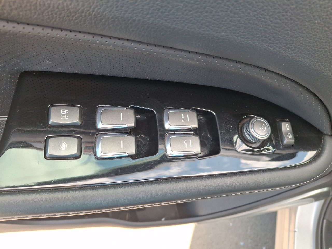 SsangYong Rexton — foto 23 de 36
