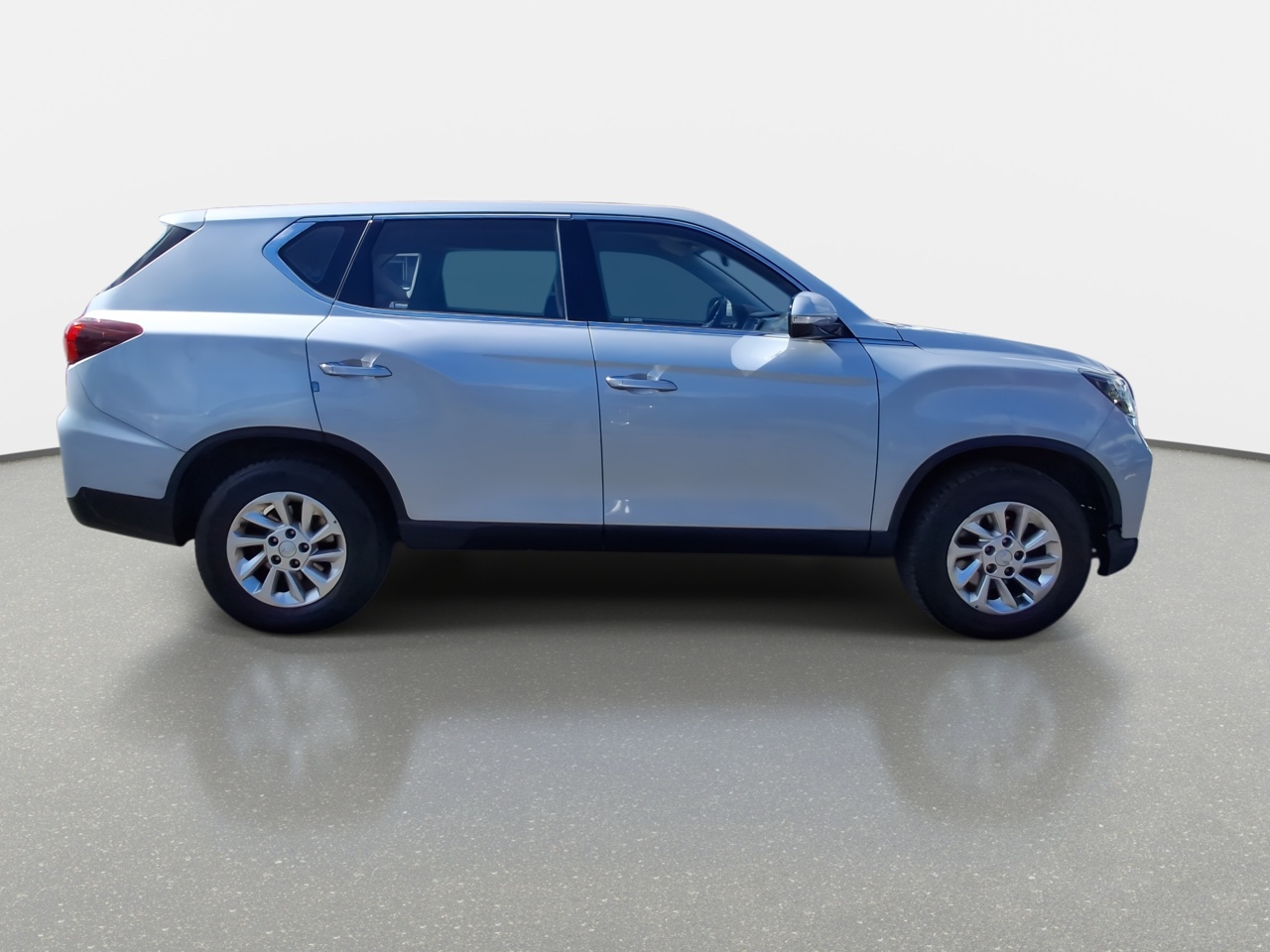SsangYong Rexton — foto 9 de 36