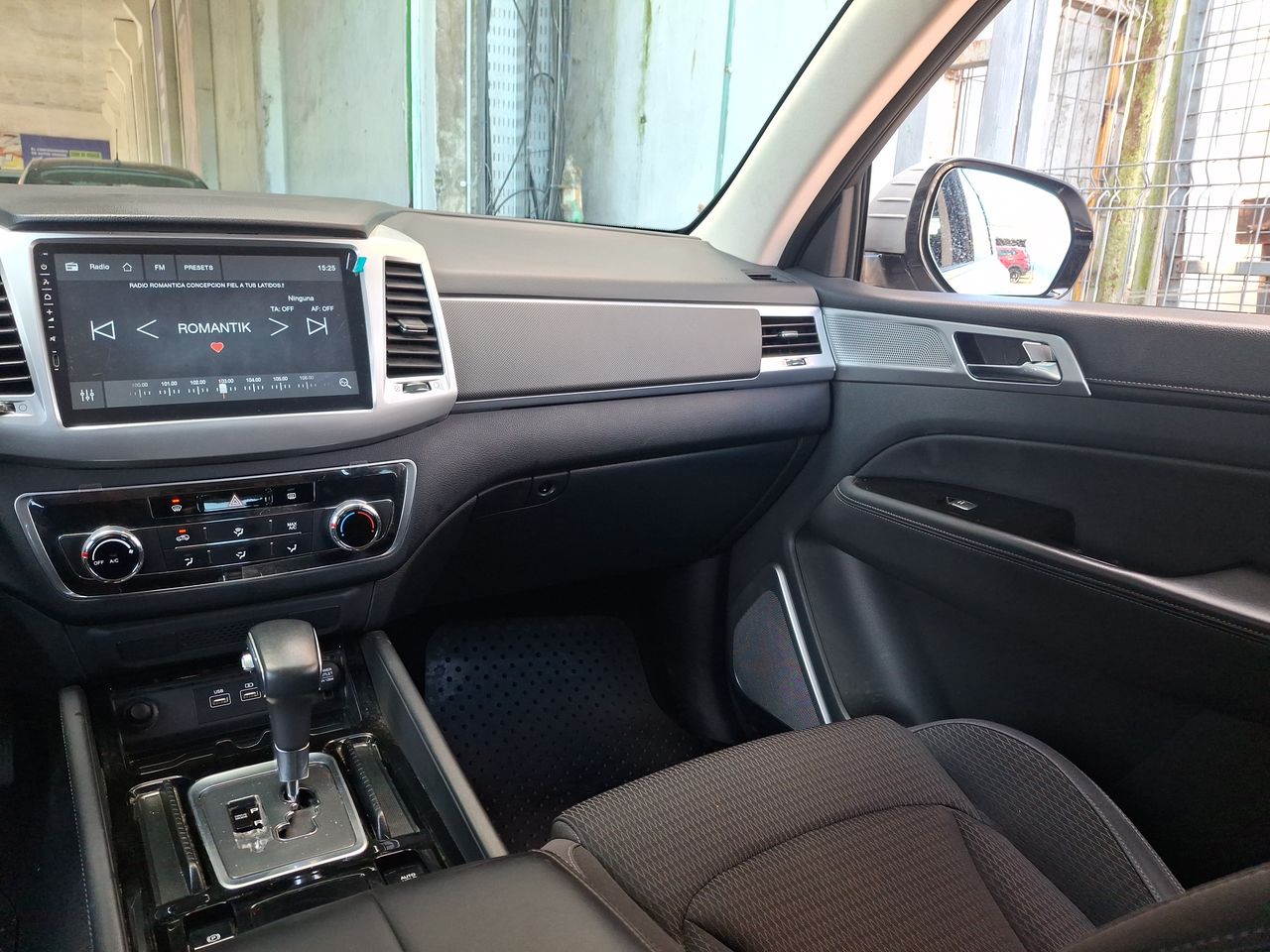 SsangYong Rexton — foto 11 de 36