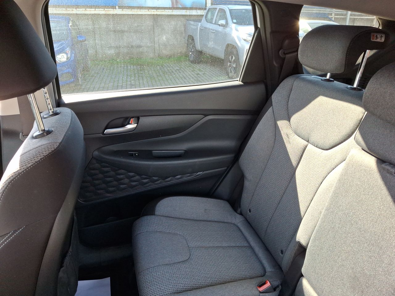 HYUNDAI - 12