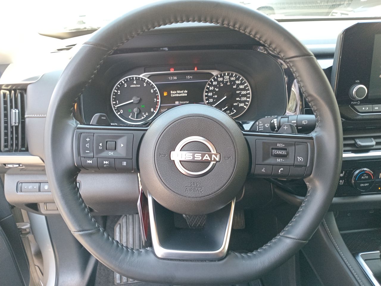 NISSAN - 24