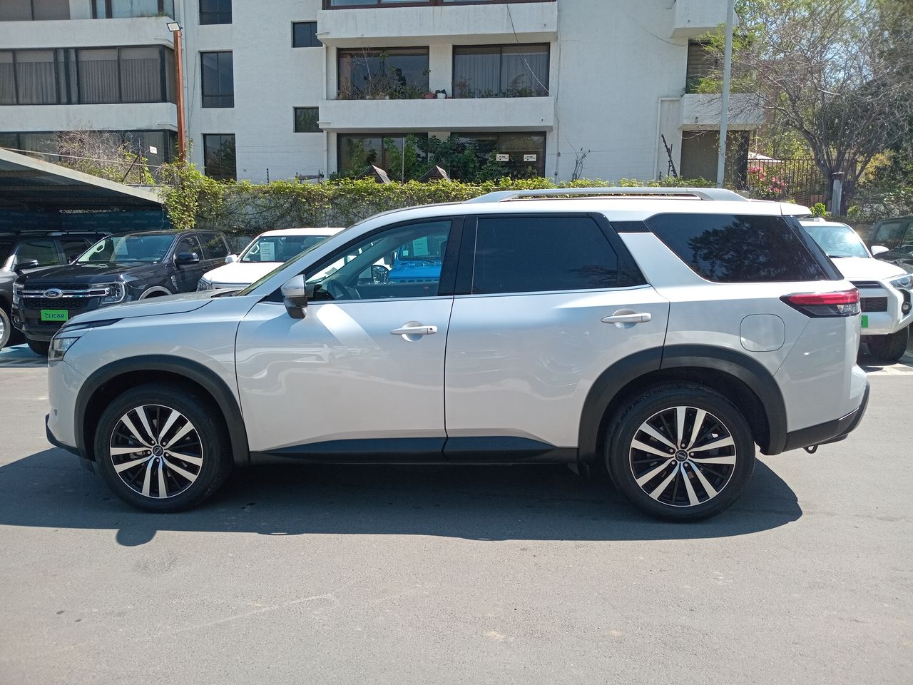 NISSAN - 4