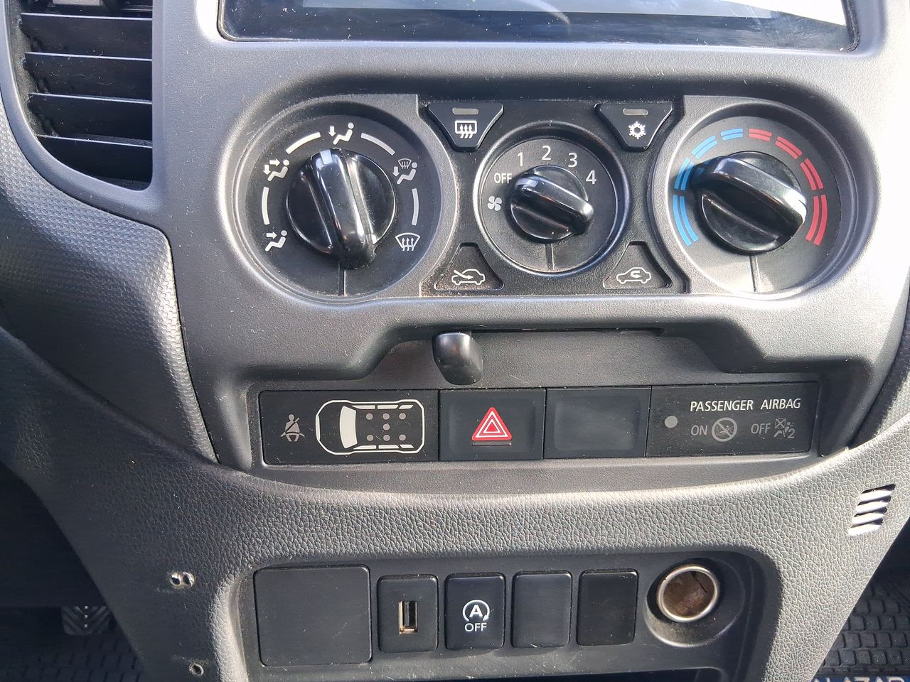 Mitsubishi L200 — foto 22 de 27