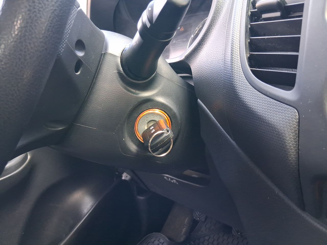 Mitsubishi L200 — foto 27 de 27
